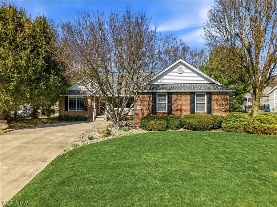 1009 E Reno Drive, Louisville, OH 44641 - #2
