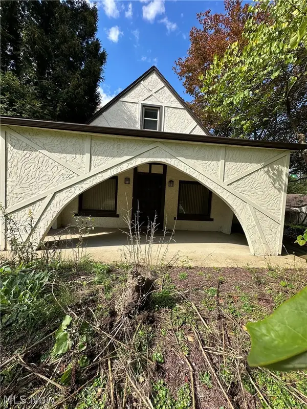 4874 Logan Way, Hubbard, OH 44425