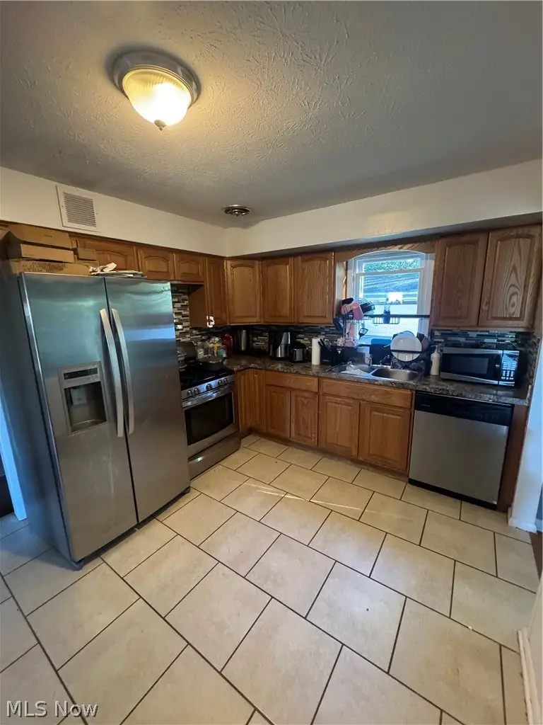 20704 Gardenview Drive, Maple Heights, OH 44137 - #2