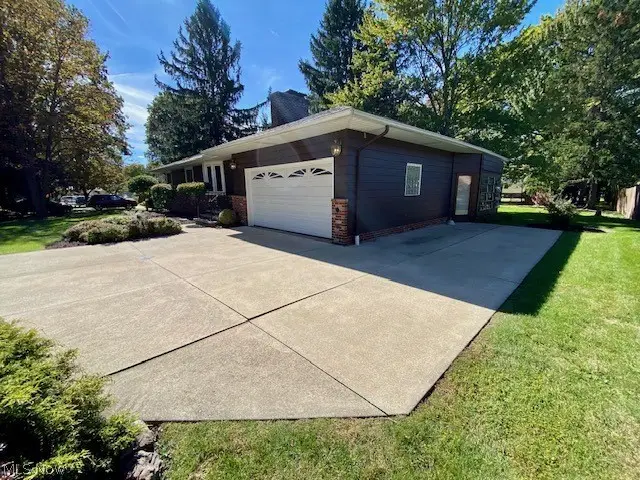 8260 Craig Lane, Broadview Heights, OH 44147 - #3