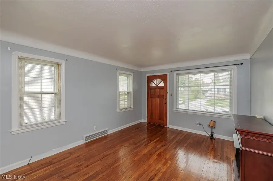 18404 Homeway Road, Cleveland, OH 44135 - #2
