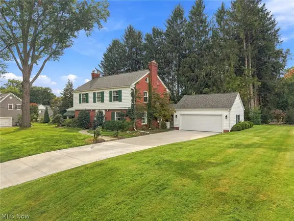 302 Summit Sw Street, North Canton, OH 44720