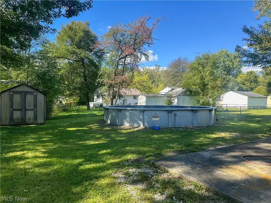 865 Landsdowne Nw Avenue, Warren, OH 44485 - #3