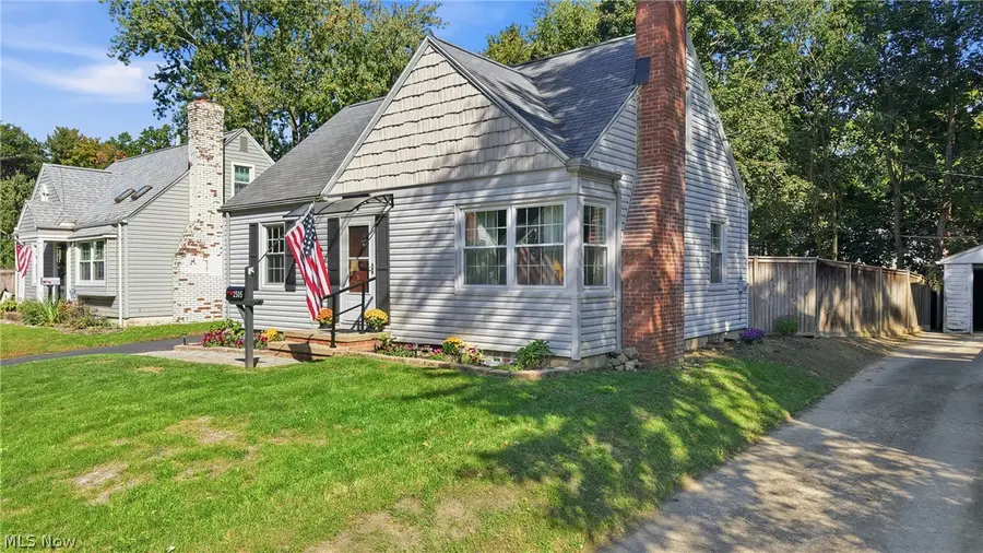 2505 15th Street, Cuyahoga Falls, OH 44223 - #3