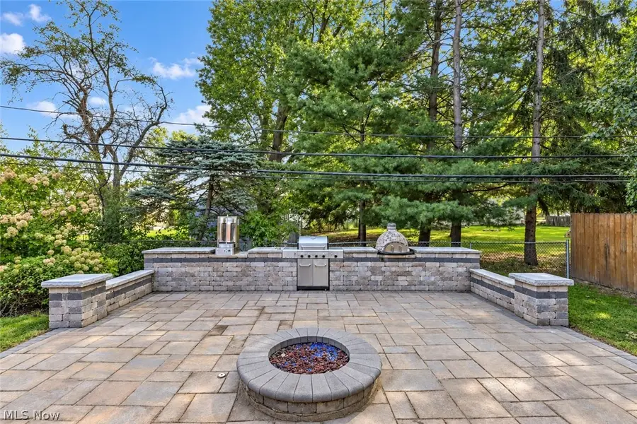 3637 Hunter Drive, North Olmsted, OH 44070 - #2