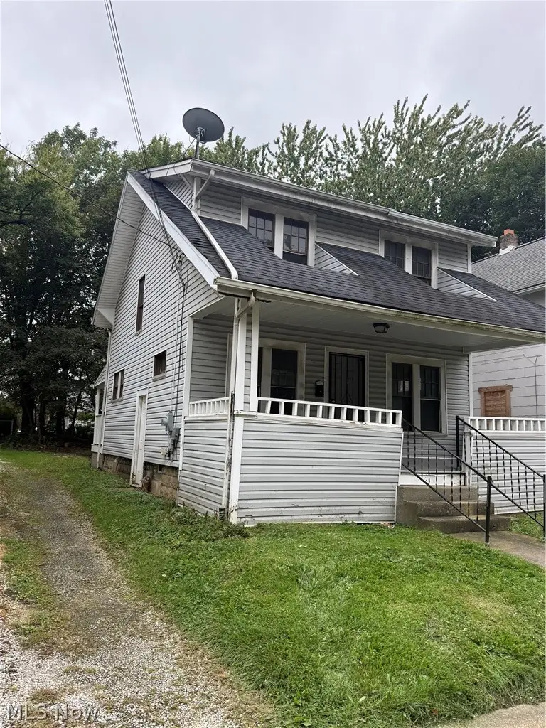130 E Emerling Avenue, Akron, OH 44301 - #3