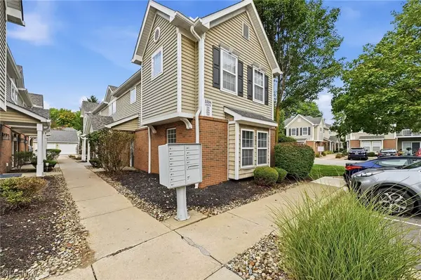 3394 Lenox Village Drive #134, Fairlawn, OH 44333