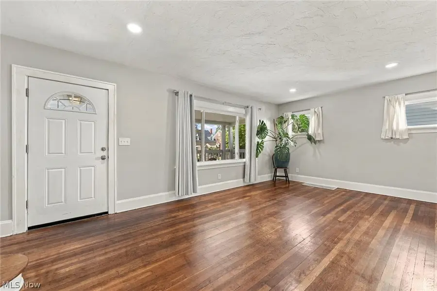 1155 Oxford Road, Cleveland Heights, OH 44121 - #3