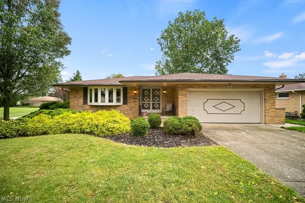 6161 Winchester Drive, Seven Hills, OH 44131