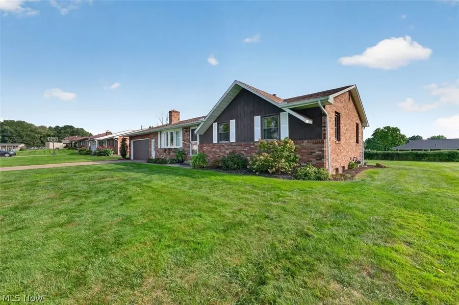 517 Concord Nw Street, Massillon, OH 44646 - #2