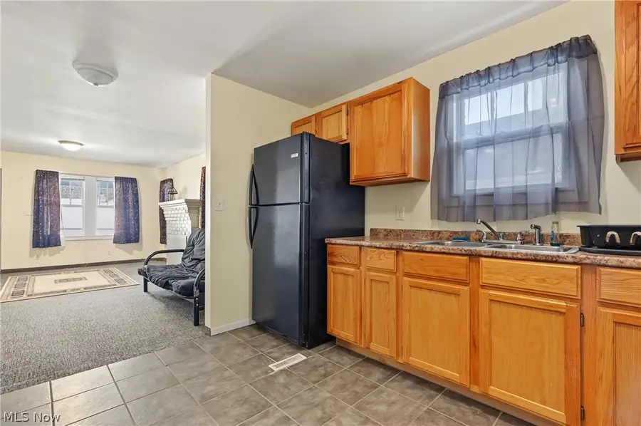 957 E Dewey Avenue, Youngstown, OH 44502 - #3