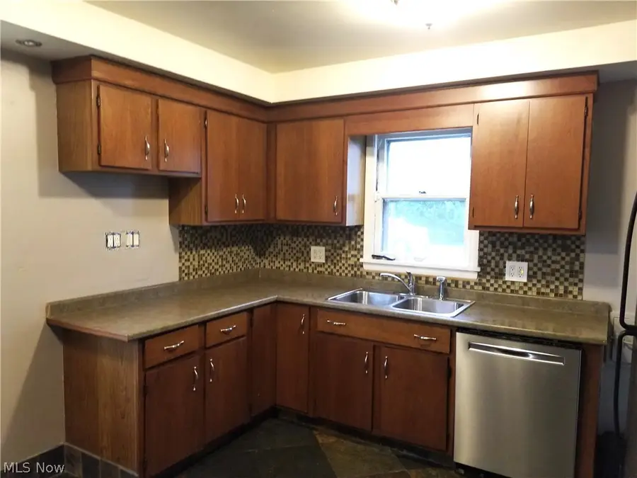 469 Terrace Drive, Bedford, OH 44146 - #2