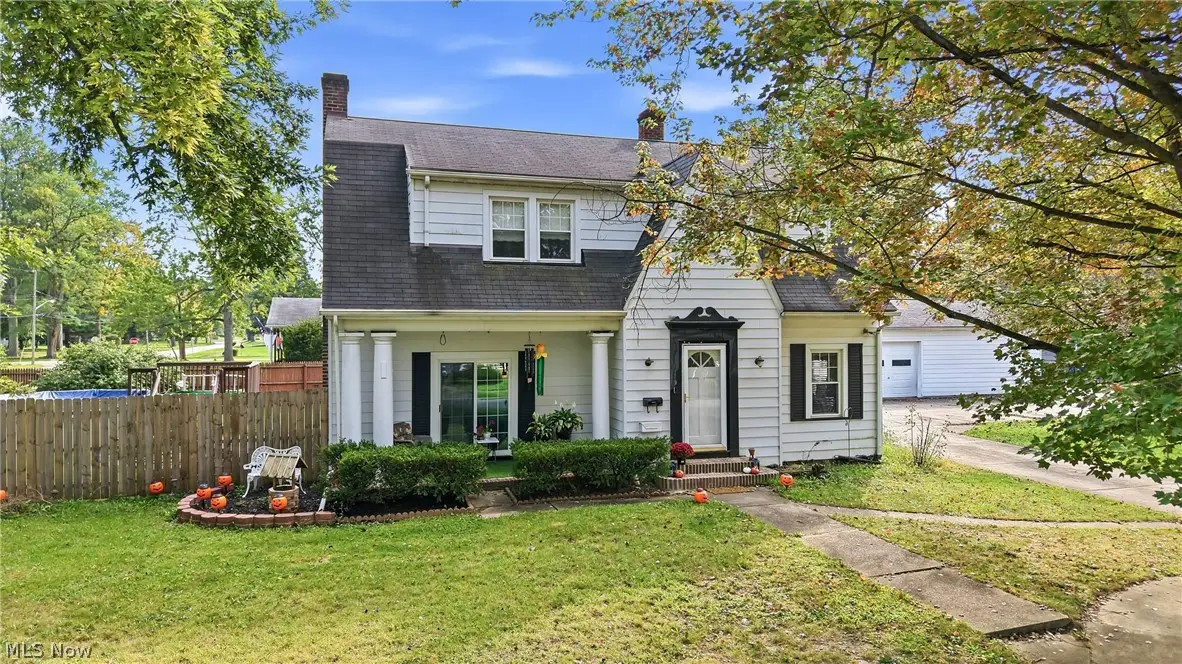 1313 Bradford Nw Street, Warren, OH 44485 - #1