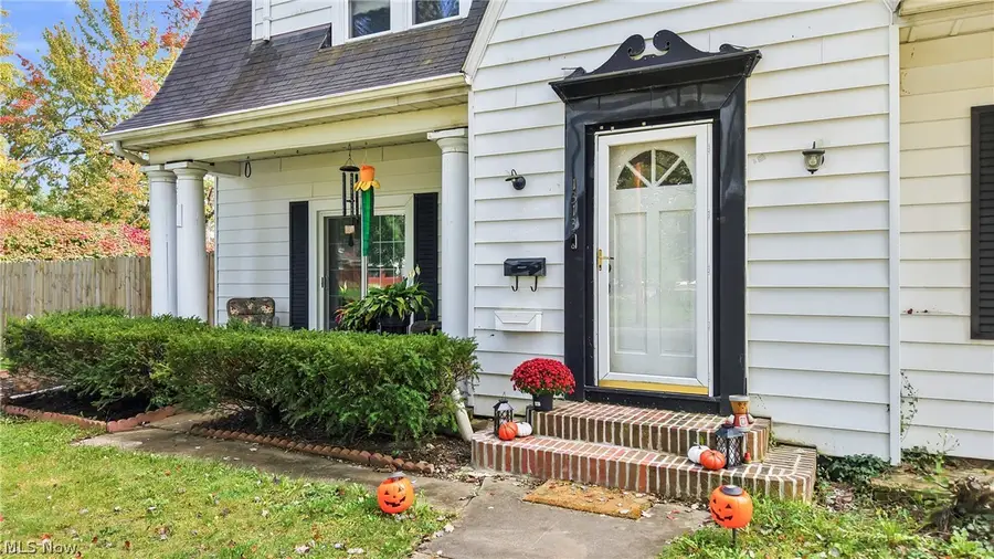 1313 Bradford Nw Street, Warren, OH 44485 - #3