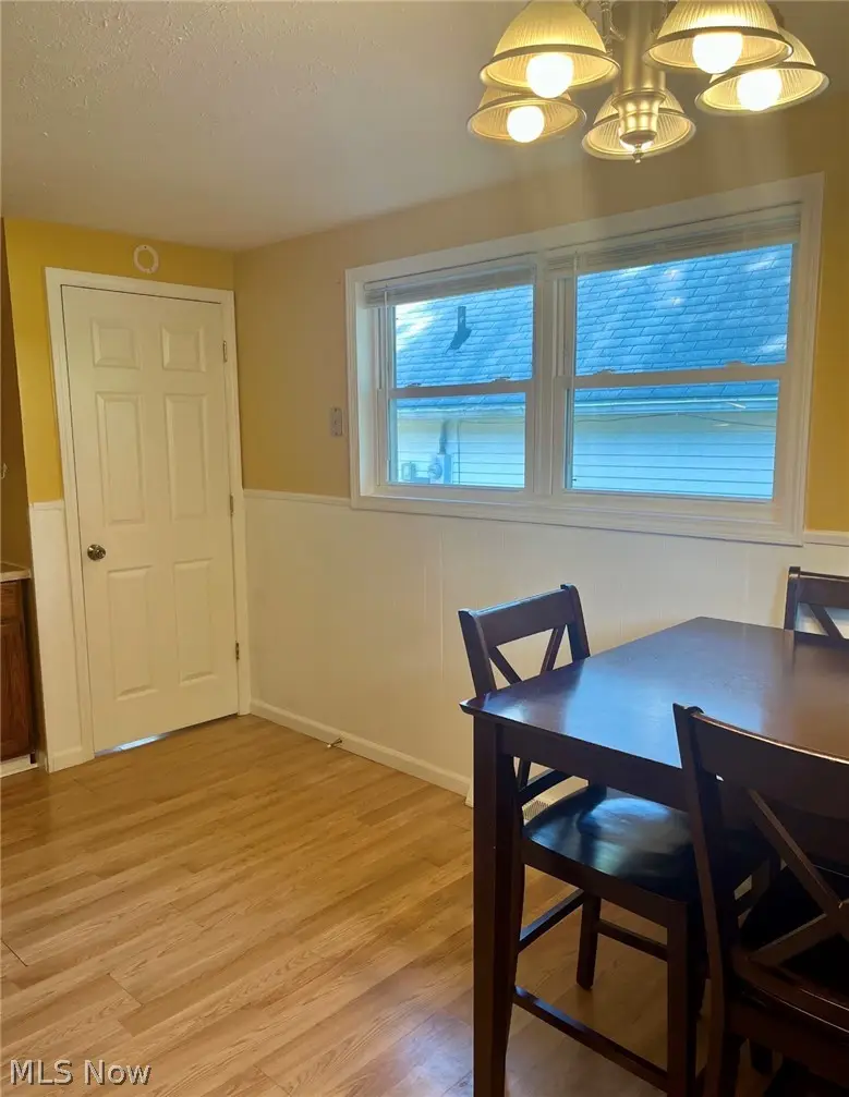 560 Baldwin Avenue, Elyria, OH 44035 - #2