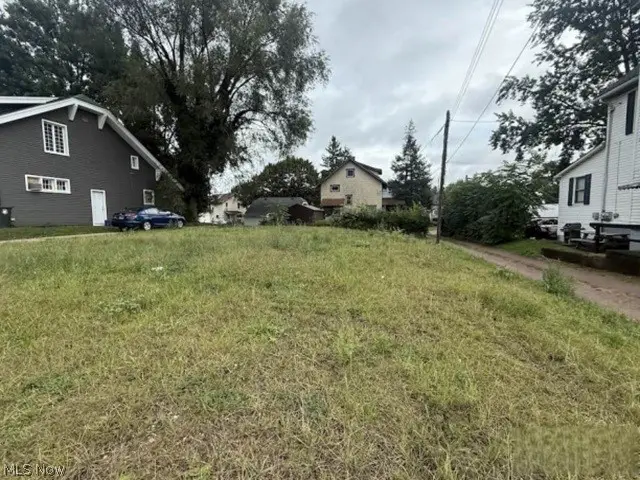 1602 Woodland Nw Avenue, Canton, OH 44703 - #1