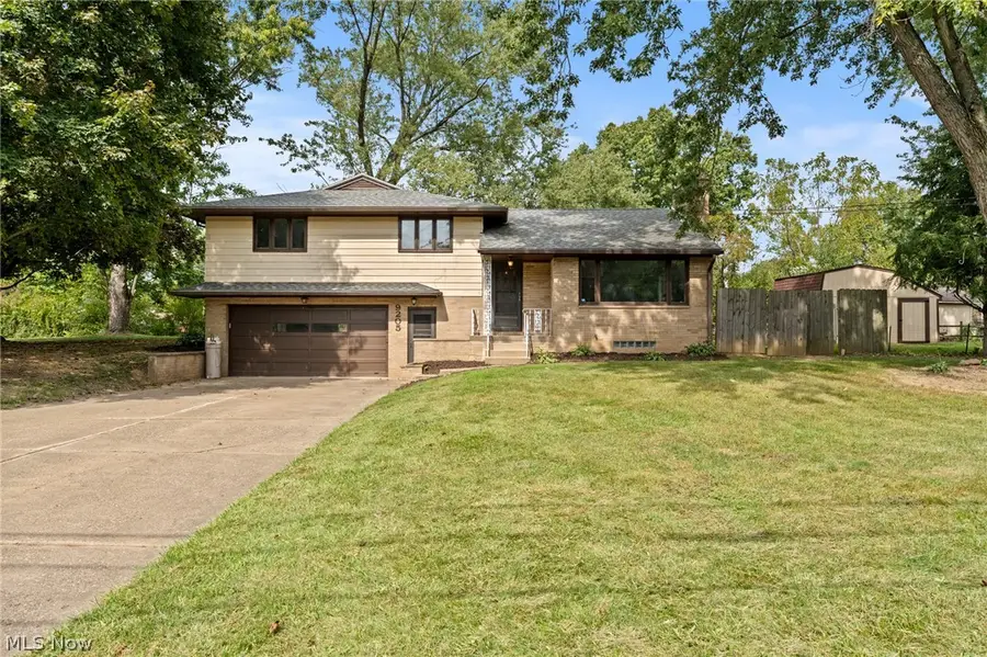 9205 Clearway Nw Street, Massillon, OH 44647 - #2