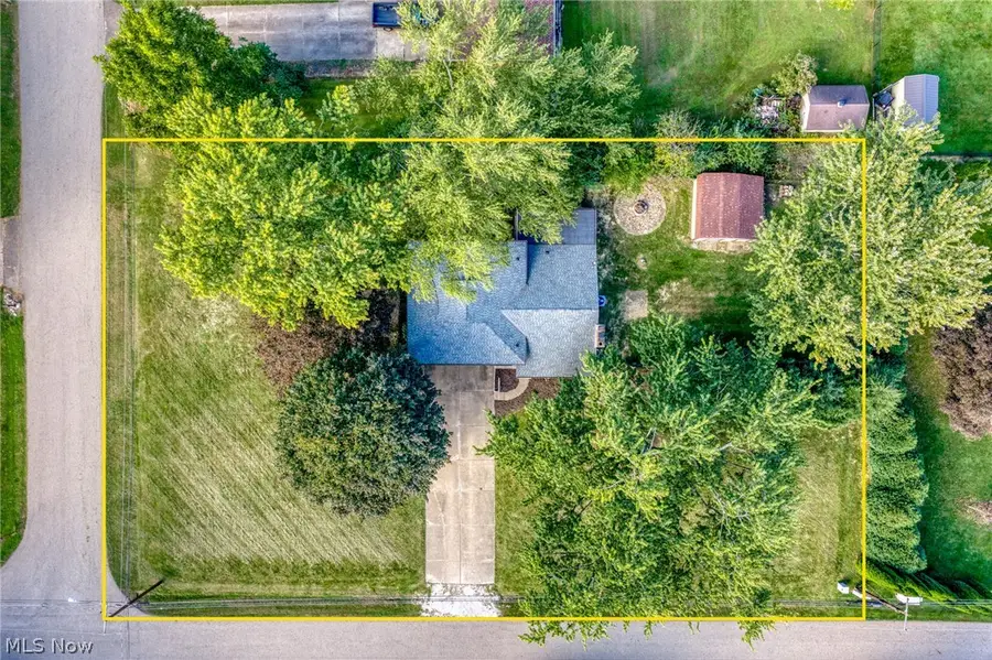 9205 Clearway Nw Street, Massillon, OH 44647 - #3