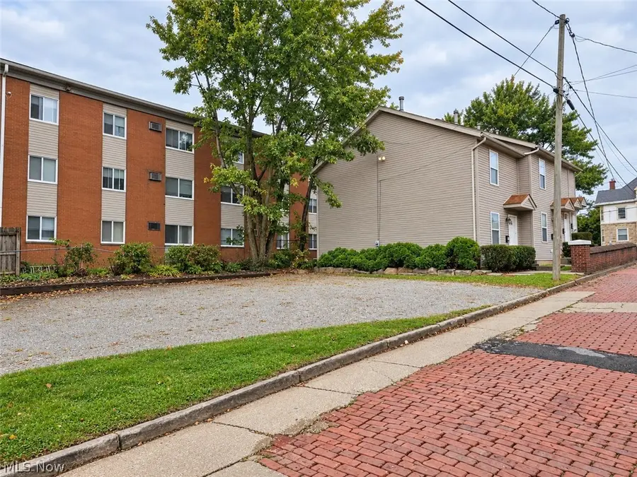 642 E Buchtel Avenue, Akron, OH 44304 - #2