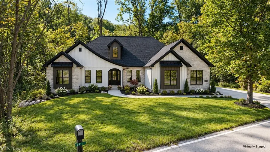 6579 Hathaway Road, Valley View, OH 44125 - #2