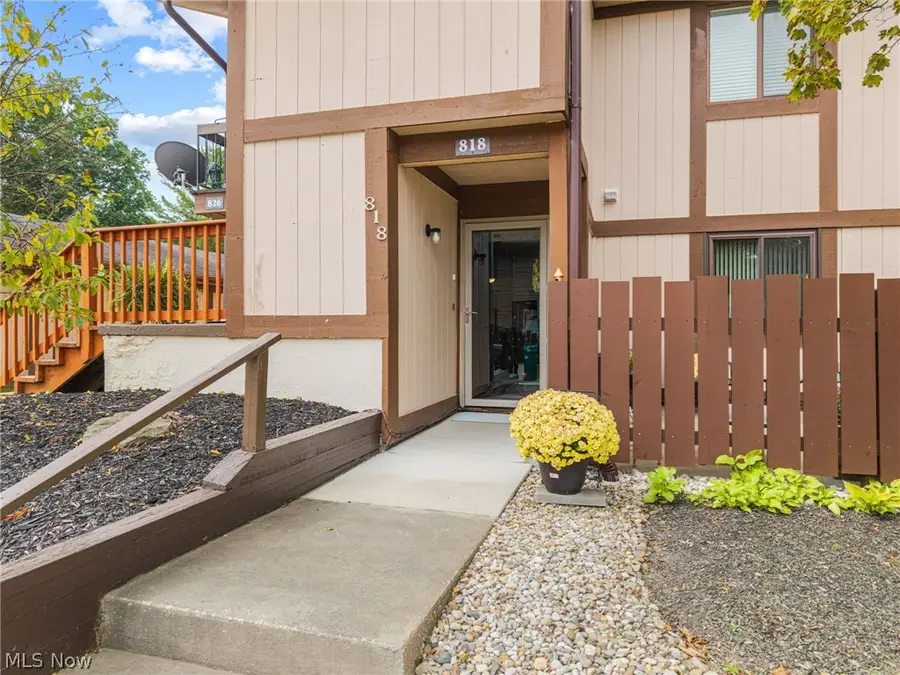 818 Kirkwall Drive, Copley, OH 44321 - #2