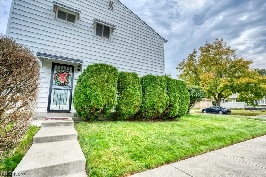 396 Skyview Road, Cleveland, OH 44109 - #3