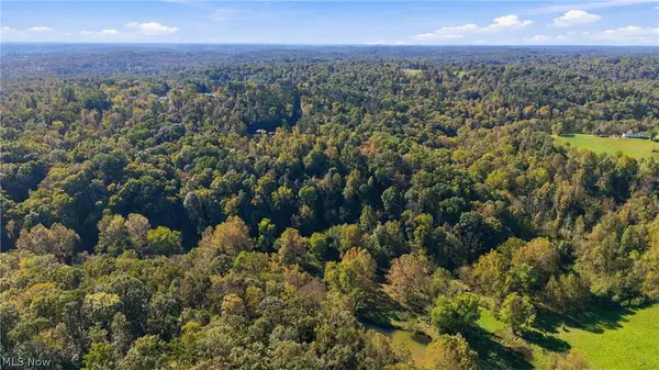 1249 Twin Bridge Road, Little Hocking, OH 45742