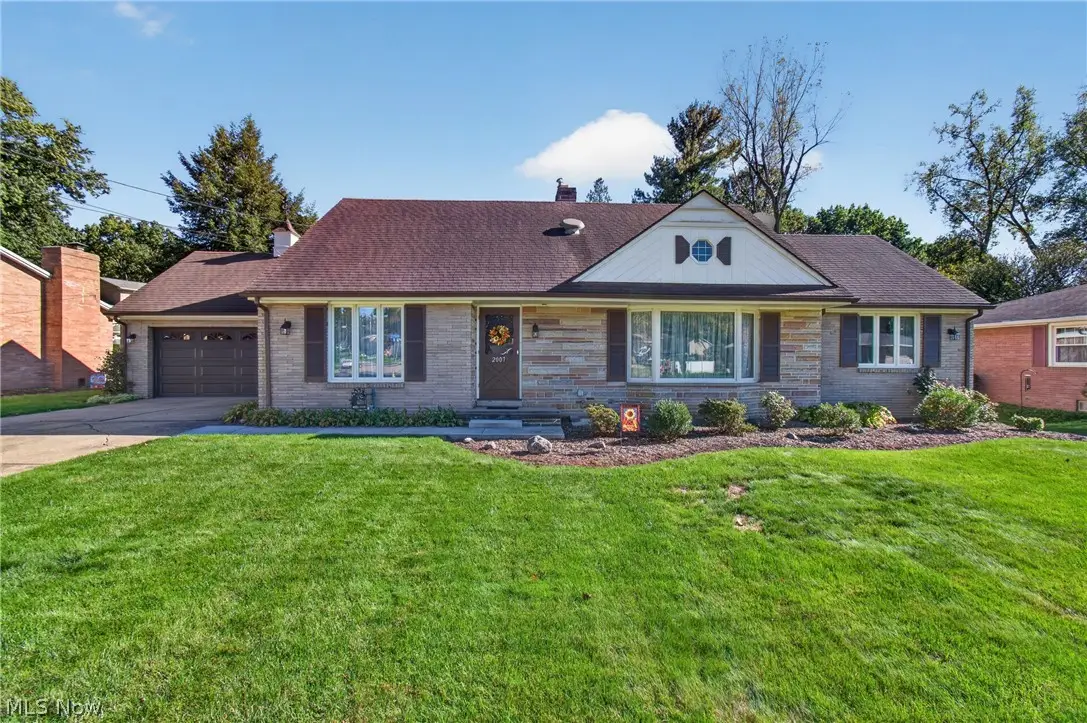 2007 Colonial Ne Parkway, Massillon, OH 44646 - #1