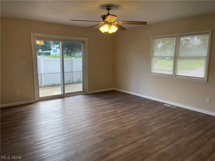 87 W Woodsdale Avenue, Akron, OH 44301 - #2
