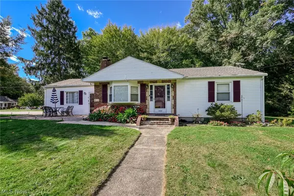 1484 Elm Grove Avenue, Akron, OH 44312