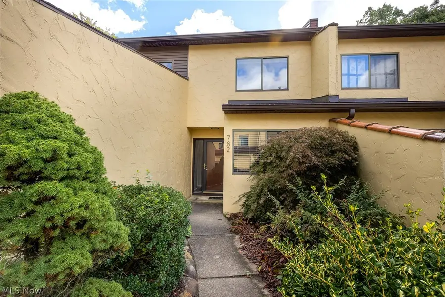782 Hampton Ridge Drive, Akron, OH 44313 - #3