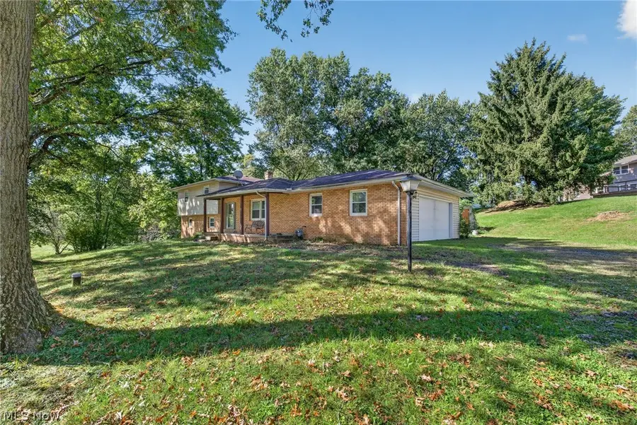 11021 William Penn Ne Avenue, Hartville, OH 44632 - #2