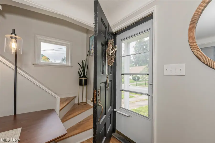 1127 Gordon Road, Lyndhurst, OH 44124 - #2