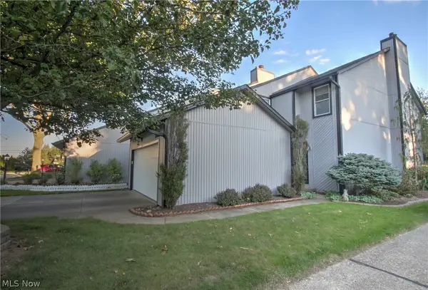 1418 Easthill Ne Square, Canton, OH 44714
