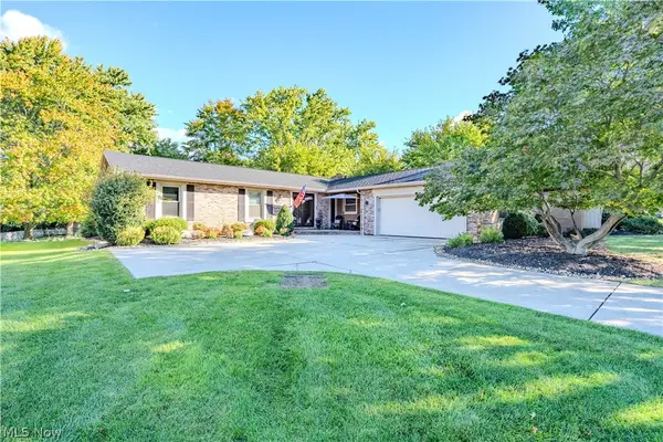 17096 Hawks Lookout Lane, Strongsville, OH 44136