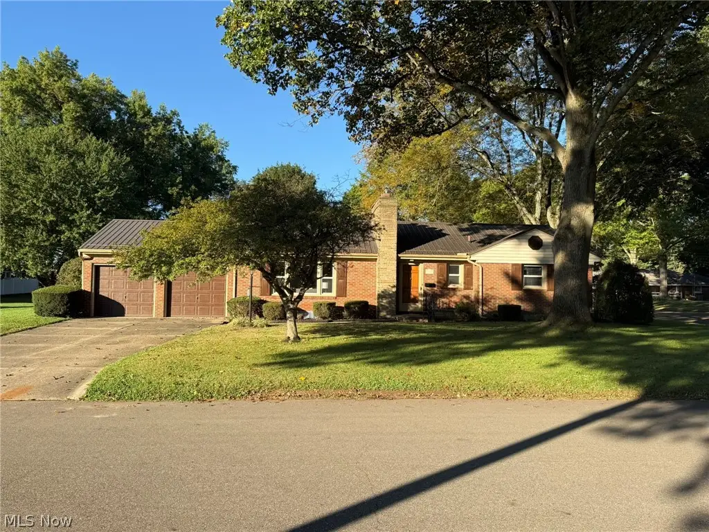 1820 Dover Avenue, Dover, OH 44622 - #1