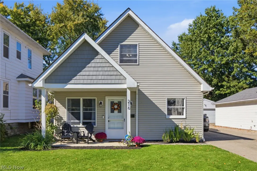216 Longford Avenue, Elyria, OH 44035 - #1