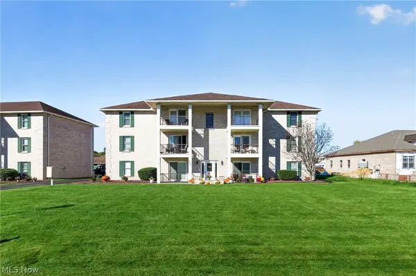 7350 Eisenhower Drive #4, Youngstown, OH 44512