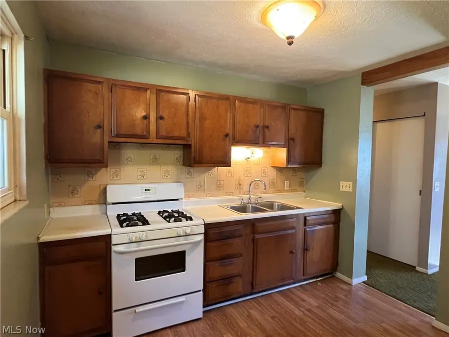 1411 E 27th Street, Ashtabula, OH 44004 - #2