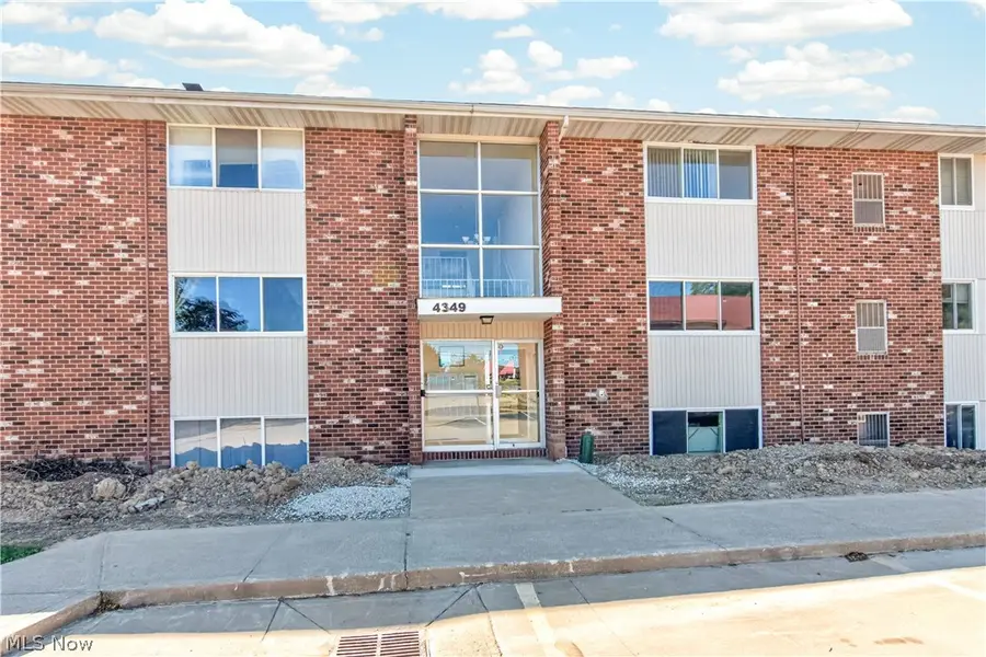 4349 Inner Circle Drive #B5, Brunswick, OH 44212 - #2