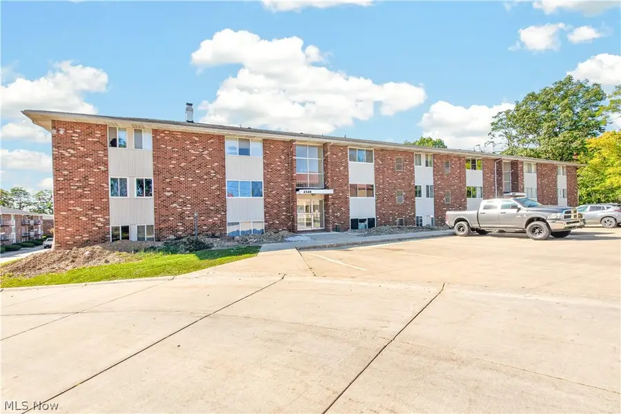 4349 Inner Circle Drive #B5, Brunswick, OH 44212 - #3