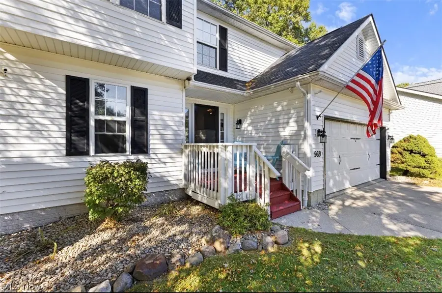969 Ridgecrest Drive, Cuyahoga Falls, OH 44221 - #3