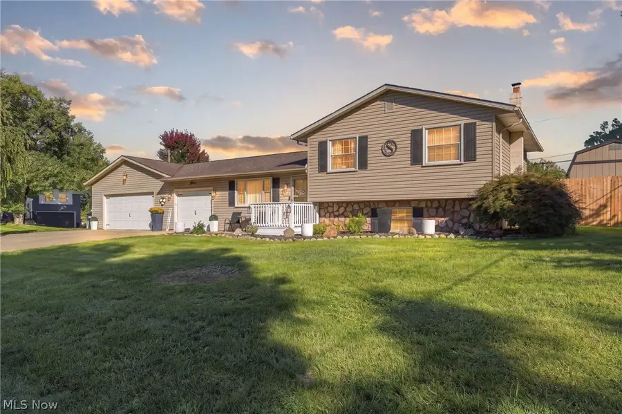 2818 Chippendale Nw Street, Massillon, OH 44646 - #2