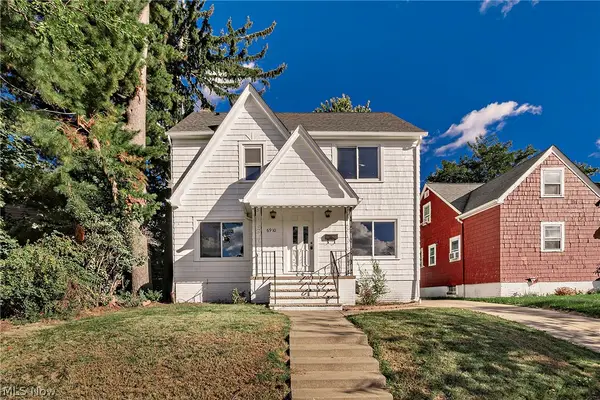 6910 Farnsworth Drive, Parma, OH 44129