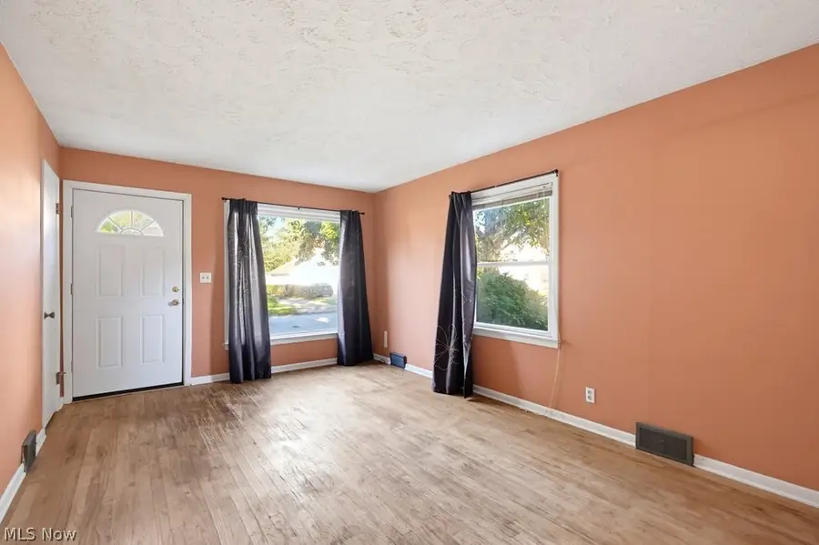 2345 10th Street, Cuyahoga Falls, OH 44221 - #3
