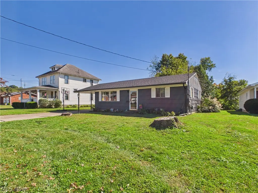 130 E 5th Street, Williamstown, WV 26187 - #1