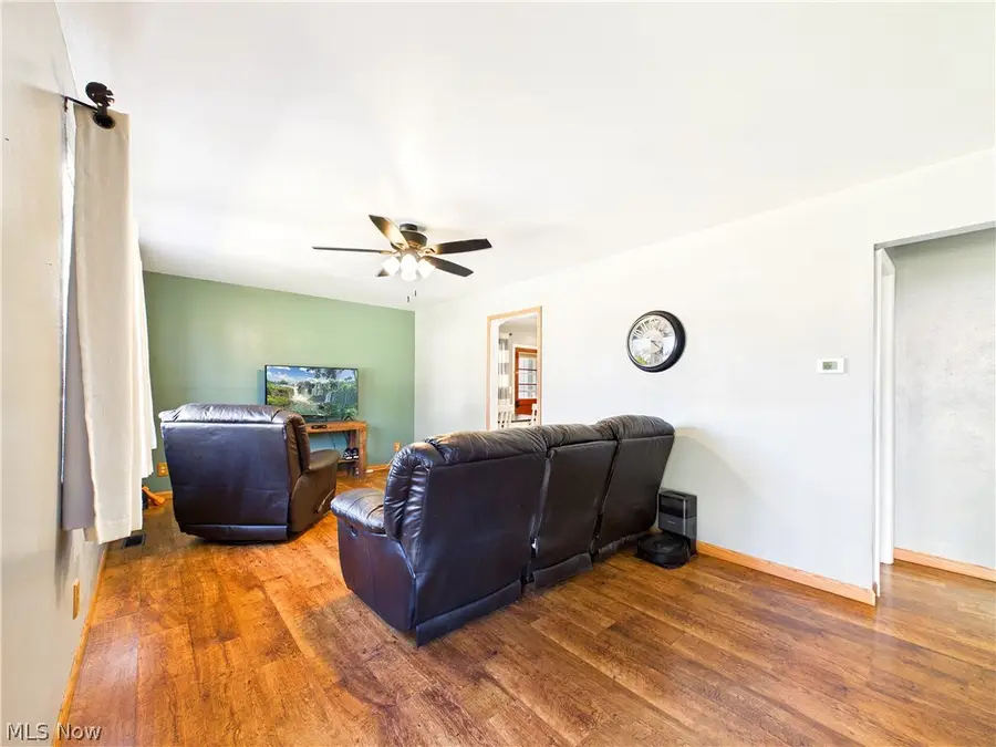 130 E 5th Street, Williamstown, WV 26187 - #3