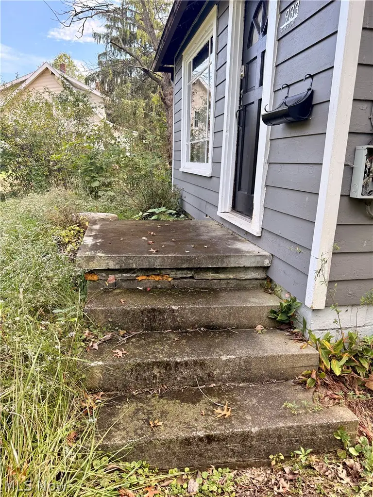933 Oak Sw Street, Warren, OH 44485 - #2