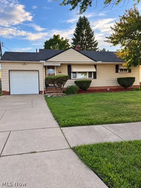 15600 Glenwood Avenue, Maple Heights, OH 44137