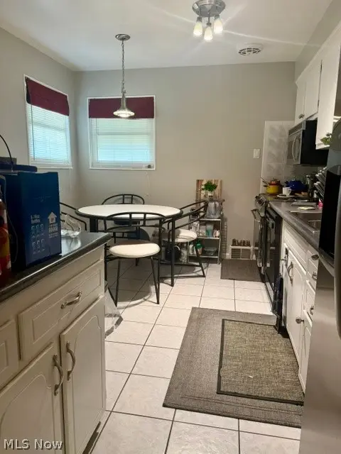 15600 Glenwood Avenue, Maple Heights, OH 44137 - #2